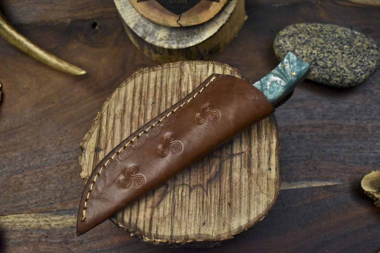 8" Twist Damascus Skinner Knife with Corian Handle and Brass Guard for Camping Closeout
