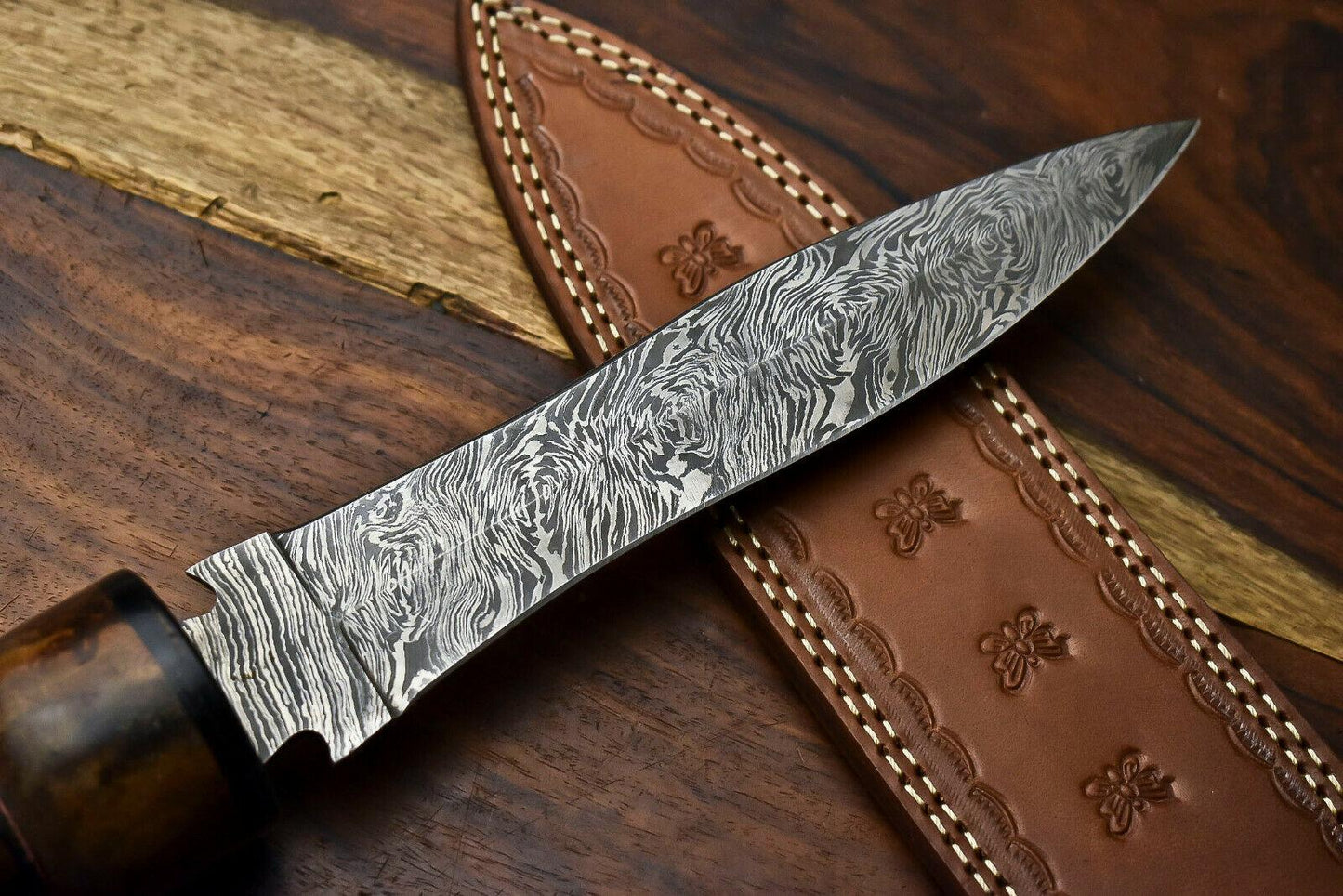 13" Damascus Dagger Bowie Knife – Walnut Wood Handle
