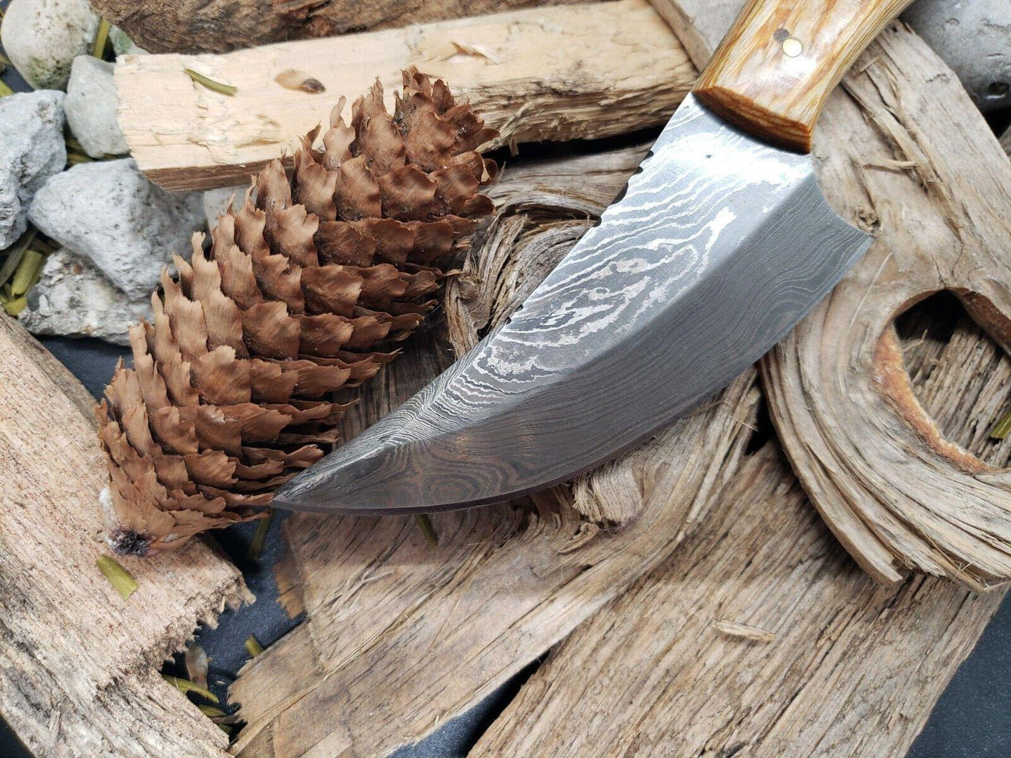 Hand Forged Damascus Steel EDC Hunting Cleaver Bowie Knife | Olive Wood Handle & Leather Sheath