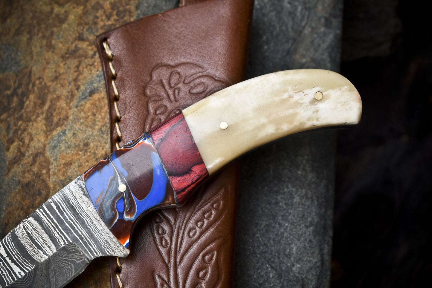Hand Crafted 9 Inch Skinner Knife w/Gut Hook Twist Damascus Bone Tactical w/ Leather Sheath