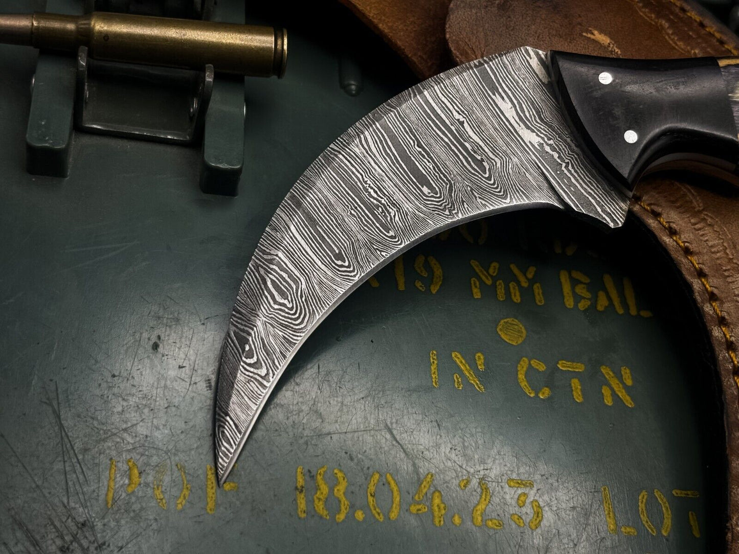 8" Damascus Karambit Knife Tactical Karambit Damascus Steel with Wood Handle and Sheath