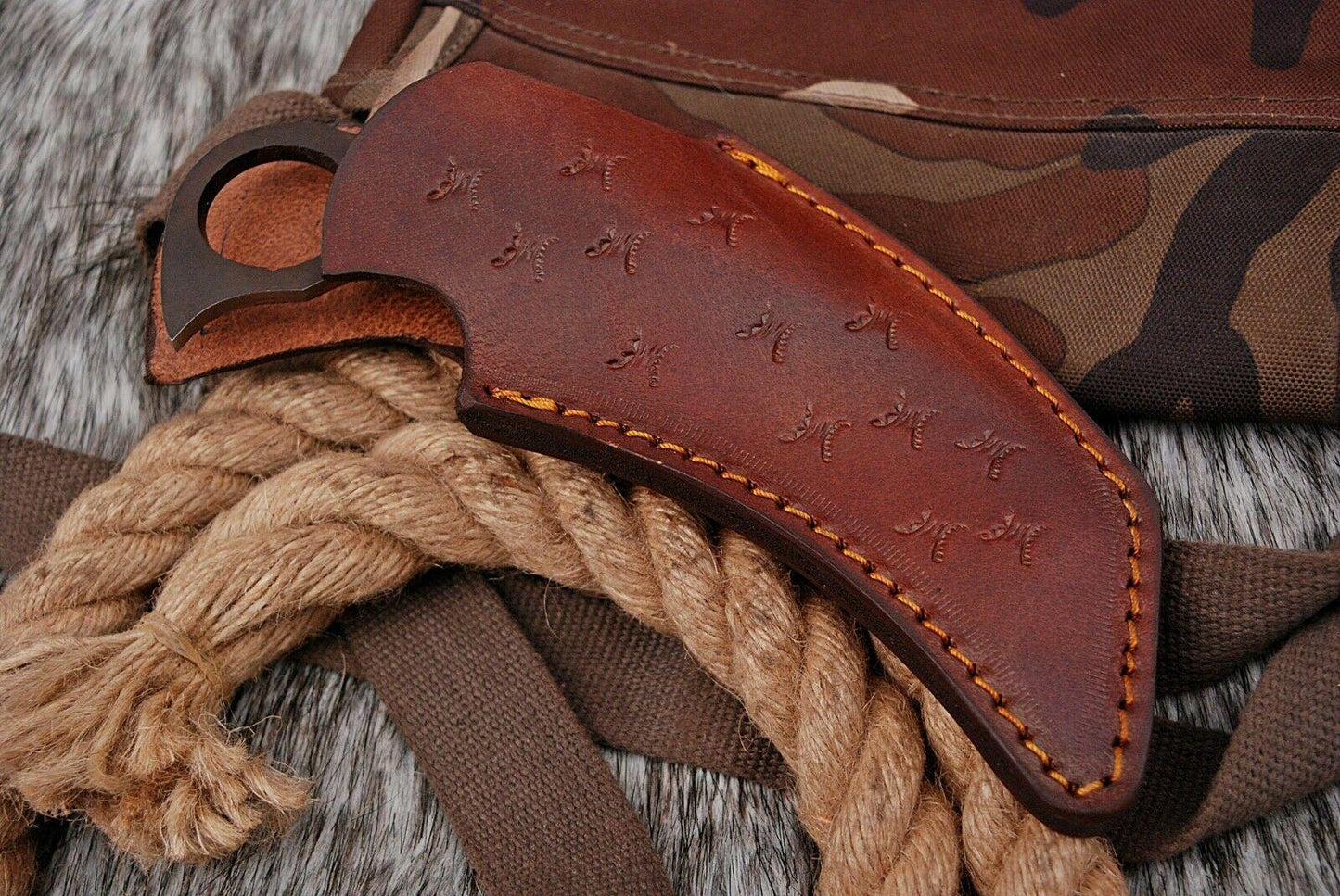 Best Karambit Handmade D2 Steel Full Tang Karambit Knife With Wood Handle