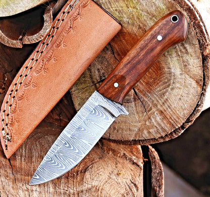 Custom Made Damascus Skinner Hunting Knife Hand Forged Damascus Steel Wood Handle