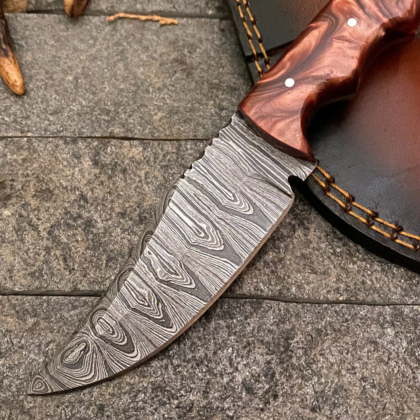 Heritage Forge 8 Inch Handmade Damascus Steel Skinner Knife with Resin Handle and Leather Sheath