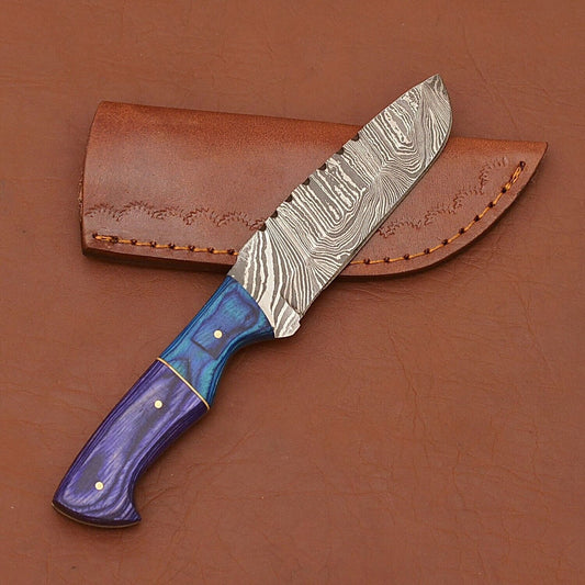 Forged Damascus Steel Skinner Knife with Wood Handle for Hunting and Camping
