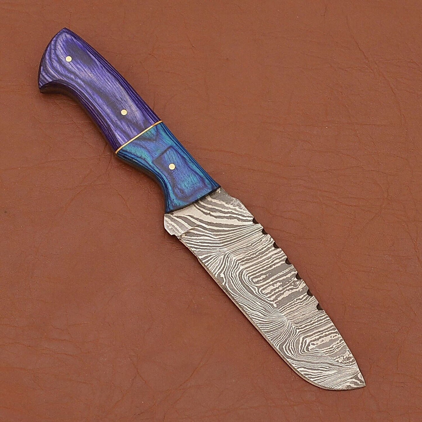 Forged Damascus Steel Skinner Knife with Wood Handle for Hunting and Camping
