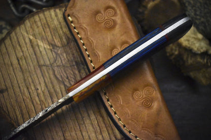 Custom Twist Damascus Skinner Knife with Gut Hook and Hardwood Handle – Handmade Hunting Knife with Leather Sheath