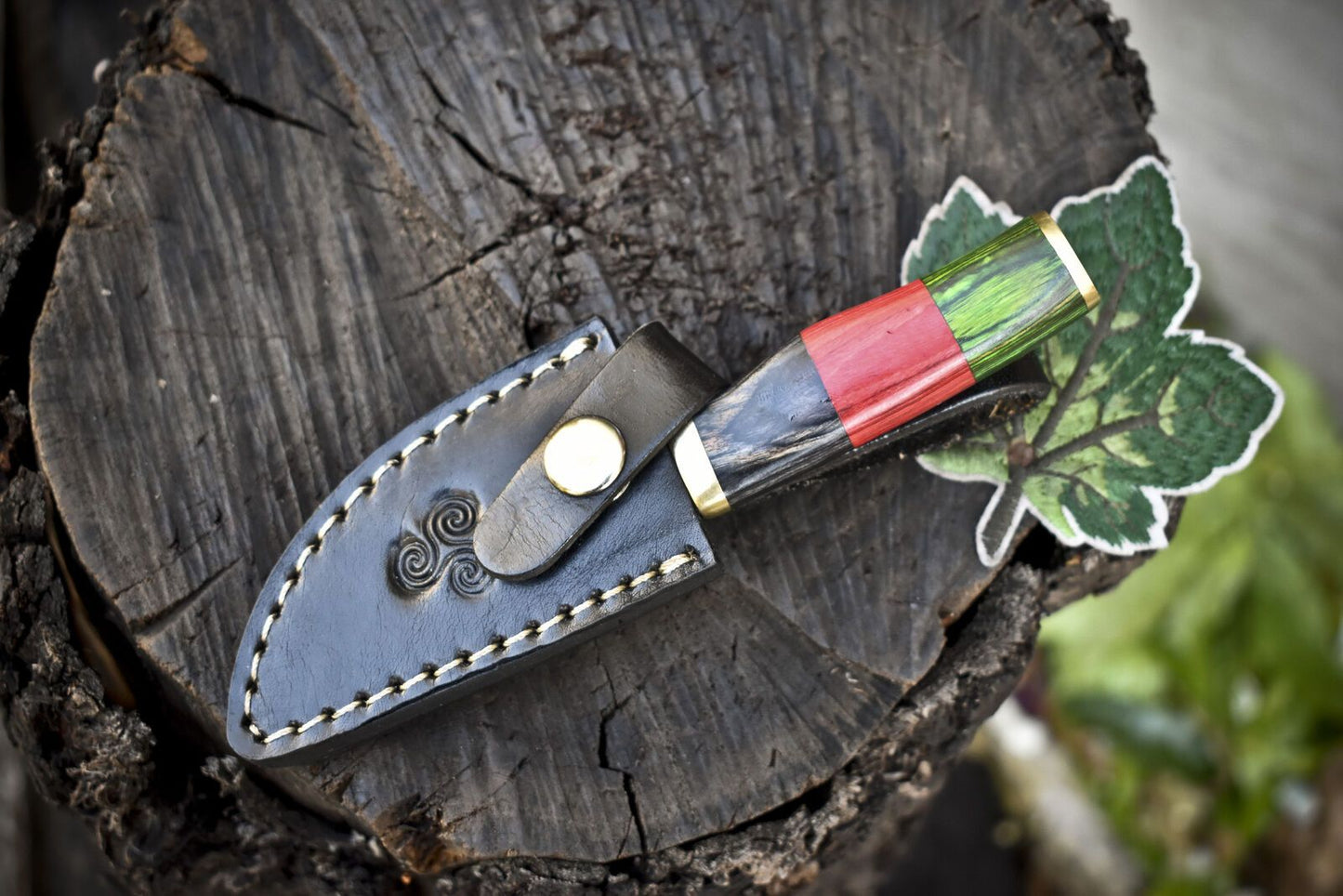 Compact Twist Damascus Skinner Knife with Hardwood Handle and Brass Guard – Handmade Custom Hiking Knife