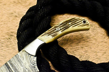 Custom Handmade Damascus Steel Hunting Knife with 7.5-Inch Blade | Stag Antler Handle