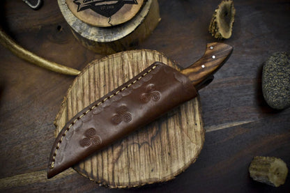 Custom Twist Damascus Skinner Knife with Walnut Wood Handle for Hunting and Sports