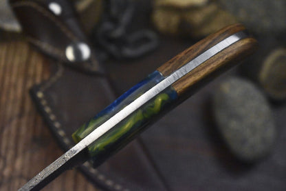 Forged Twist Damascus Skinner Knife with Gut Hook and Walnut Wood Handle – Handmade Hunting & Hiking Knife