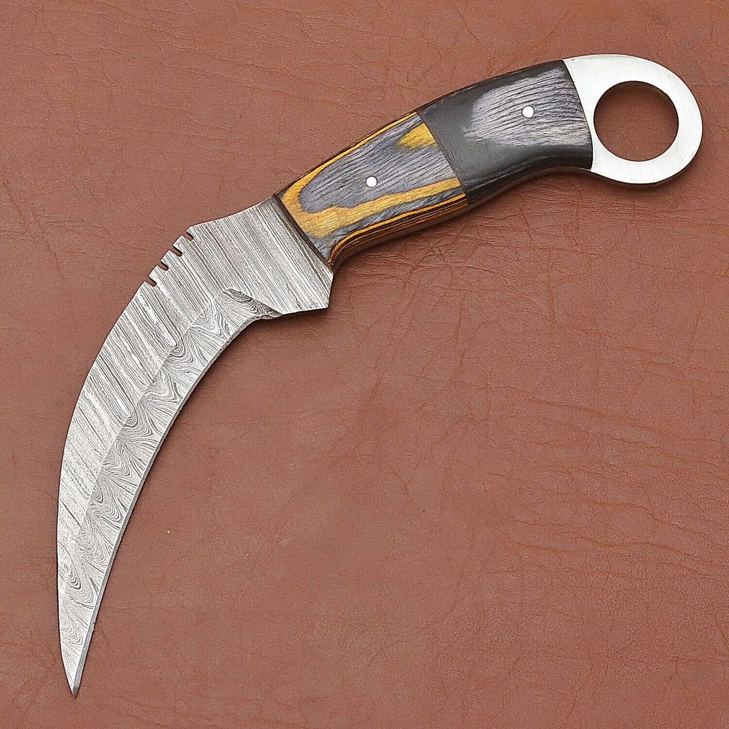 Handmade Damascus Karambit Knives Damascus Steel Hunting Knife with Wood Handle