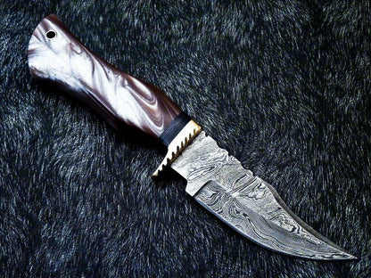 8 Inch Handmade Damascus Bowie Knife with Resin Handle and Brass Bolster
