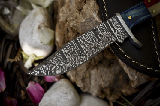 Custom Hand Forged Twist Damascus Hunting Skinner Knife with Bone and Wood Handle – Gift Edition