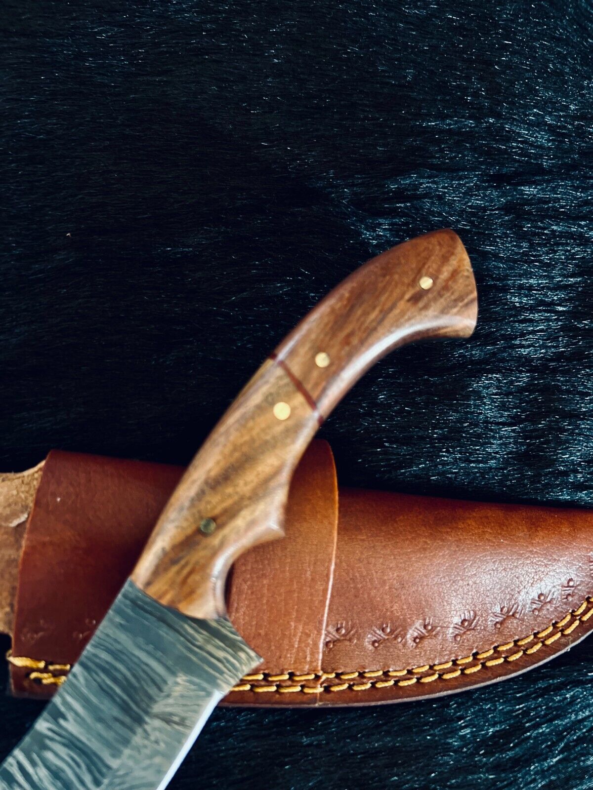 Heritage Forge 9.5 Inch Damascus Skinner Knife with Camel Bone and Wood Handle