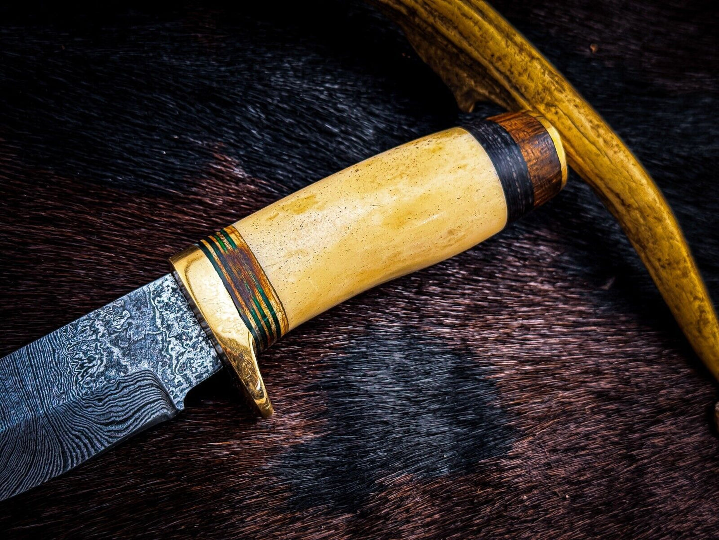 Custom Handmade Damascus Steel Hunting Knife with Premium Leather Sheath