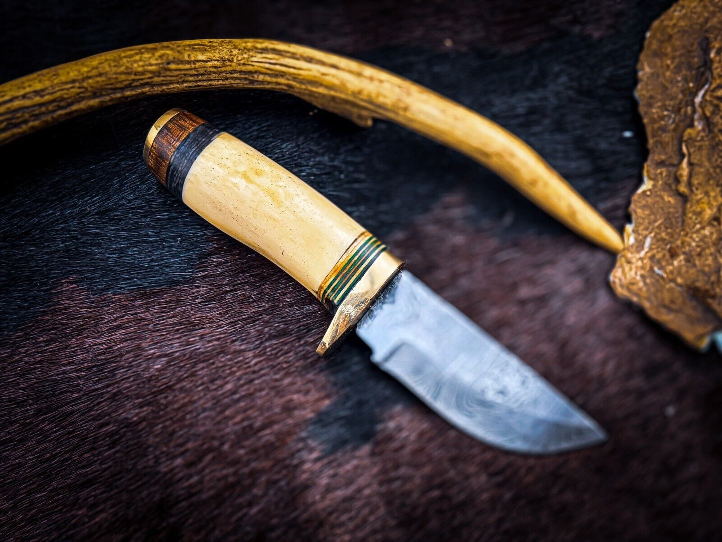 Custom Handmade Damascus Steel Hunting Knife with Premium Leather Sheath