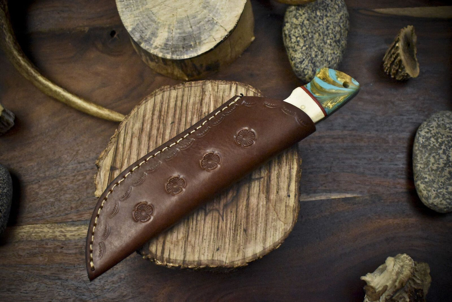 Custom Twist Damascus Skinner Knife with Gut Hook Mixed Handle for Fishing and Hunting