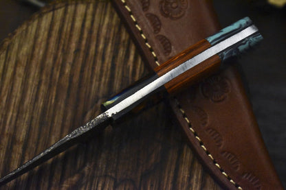 Compact Damascus Skinner Knife Twist Pattern with Mixed Material Handle – Handmade Outdoor Fixed Blade