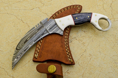 Handmade Best Karambit Twist Karambit Damascus Steel Hunting Knife With Wood and Resin Handle