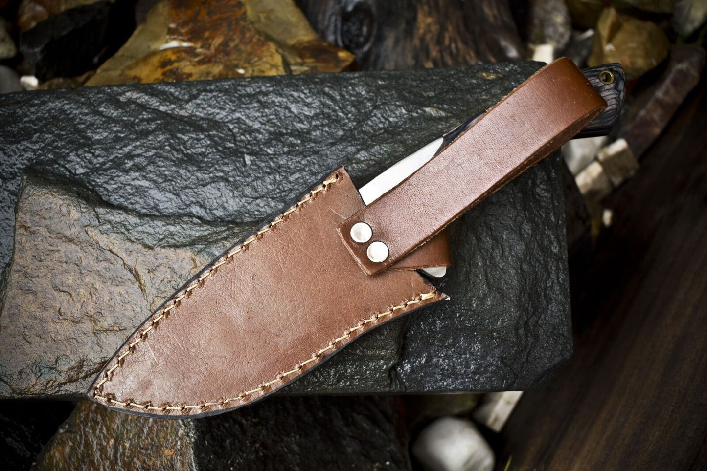Twist Damascus Skinner Knife with Hardwood Handle and Steel Guard – Hand Forged Hunting Gift
