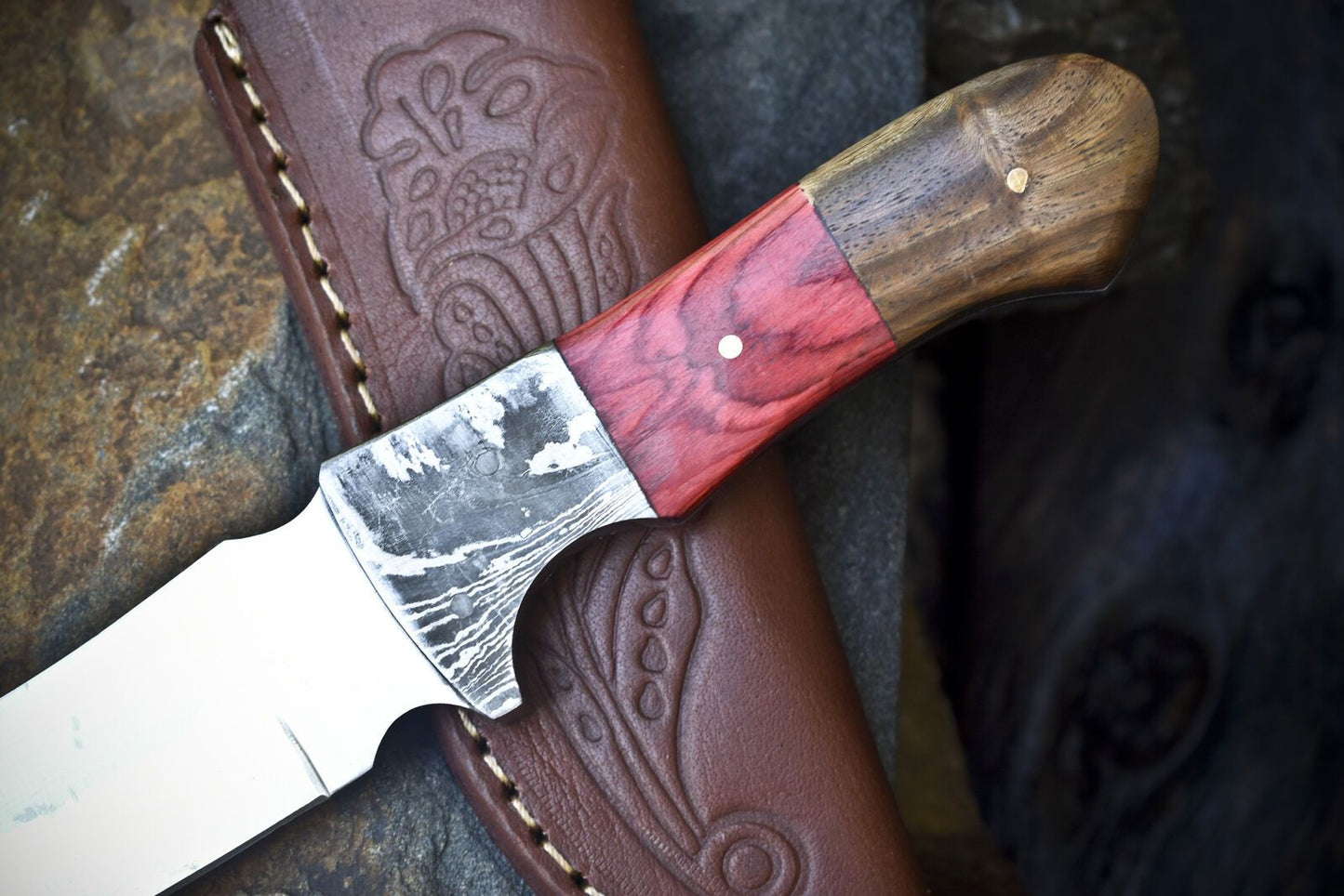 9" AUS-8 Steel Skinner Knife – Hardwood Handle, Damascus Bolster, Leather Sheath