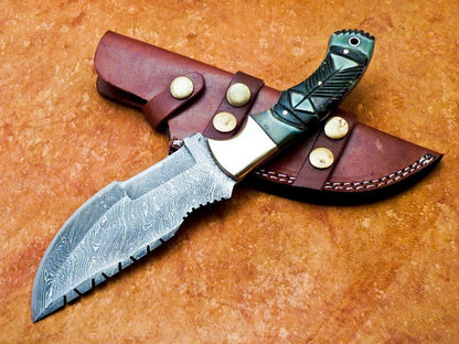 10" Full Tang Damascus Bowie Knife – Camel Bone Handle & Brass Bolster