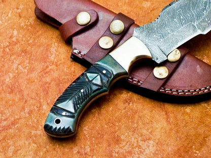 10" Full Tang Damascus Bowie Knife – Camel Bone Handle & Brass Bolster