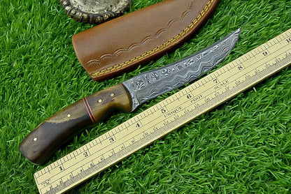9 Inch Custom Damascus Steel Hunting Knife with Natural Wood Handle and Sheath