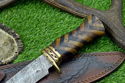 Hand Forged Damascus Bowie Knife with Natural Wood Handle and Brass Bolster 14.5 Inches