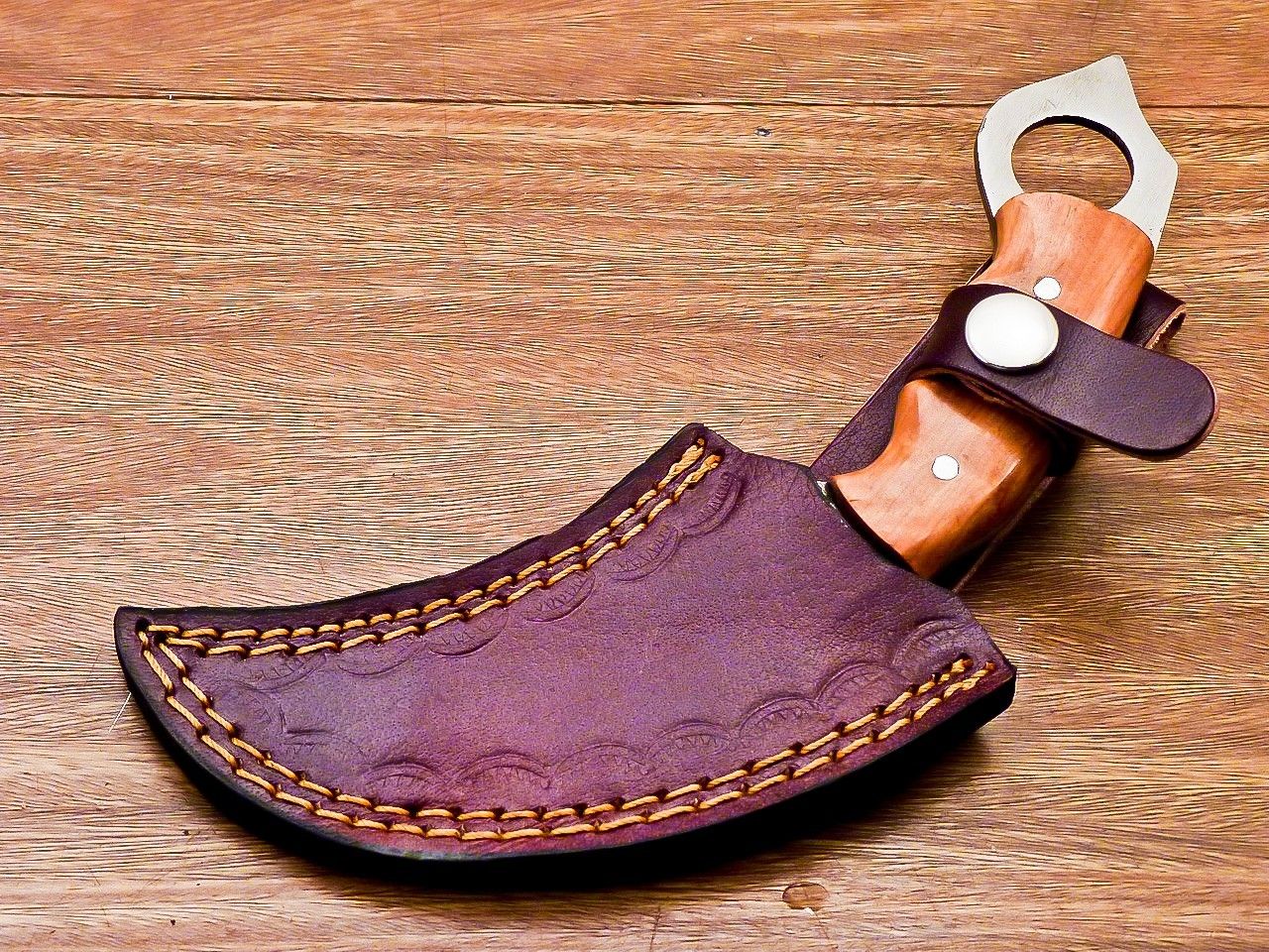 Damascus Karambit Knife Karambit Damascus Steel Hunting Knife with Hardwood Handle