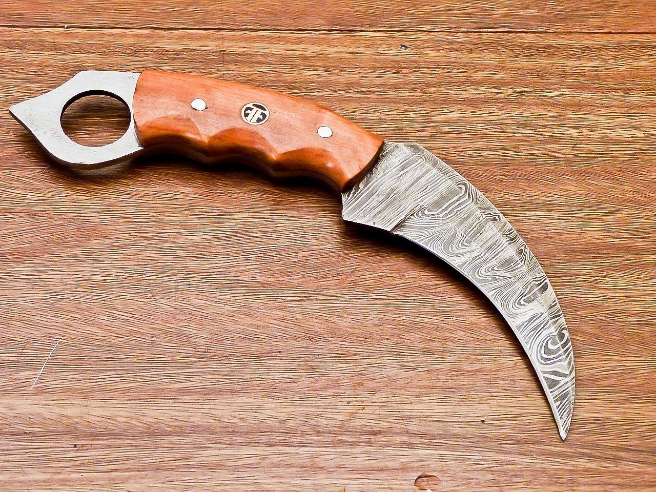 Damascus Karambit Knife Karambit Damascus Steel Hunting Knife with Hardwood Handle