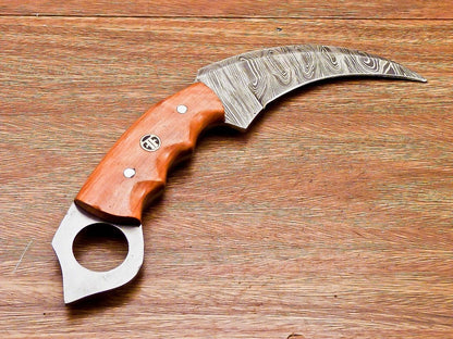 Damascus Karambit Knife Karambit Damascus Steel Hunting Knife with Hardwood Handle
