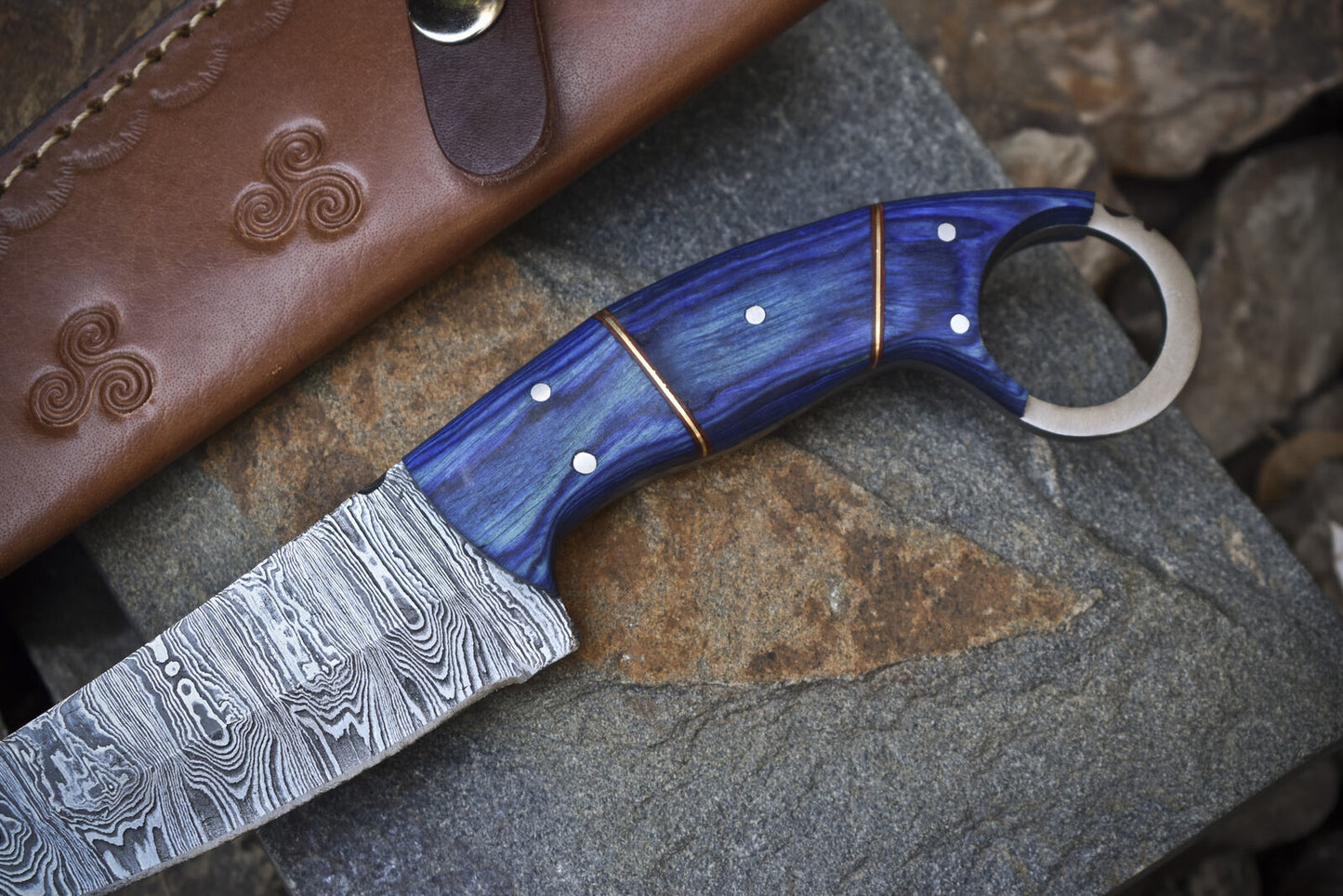 Handcrafted Twist Damascus Skinner Knife with Hardwood Handle and Wooden Bolster for Outdoor Sports