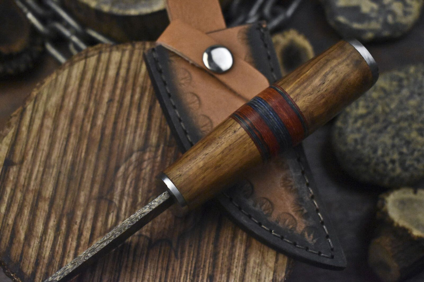 Twist Damascus Skinner Knife with Bone and Wood Handle – Custom Handmade Hunting Tool for Outdoor Adventure