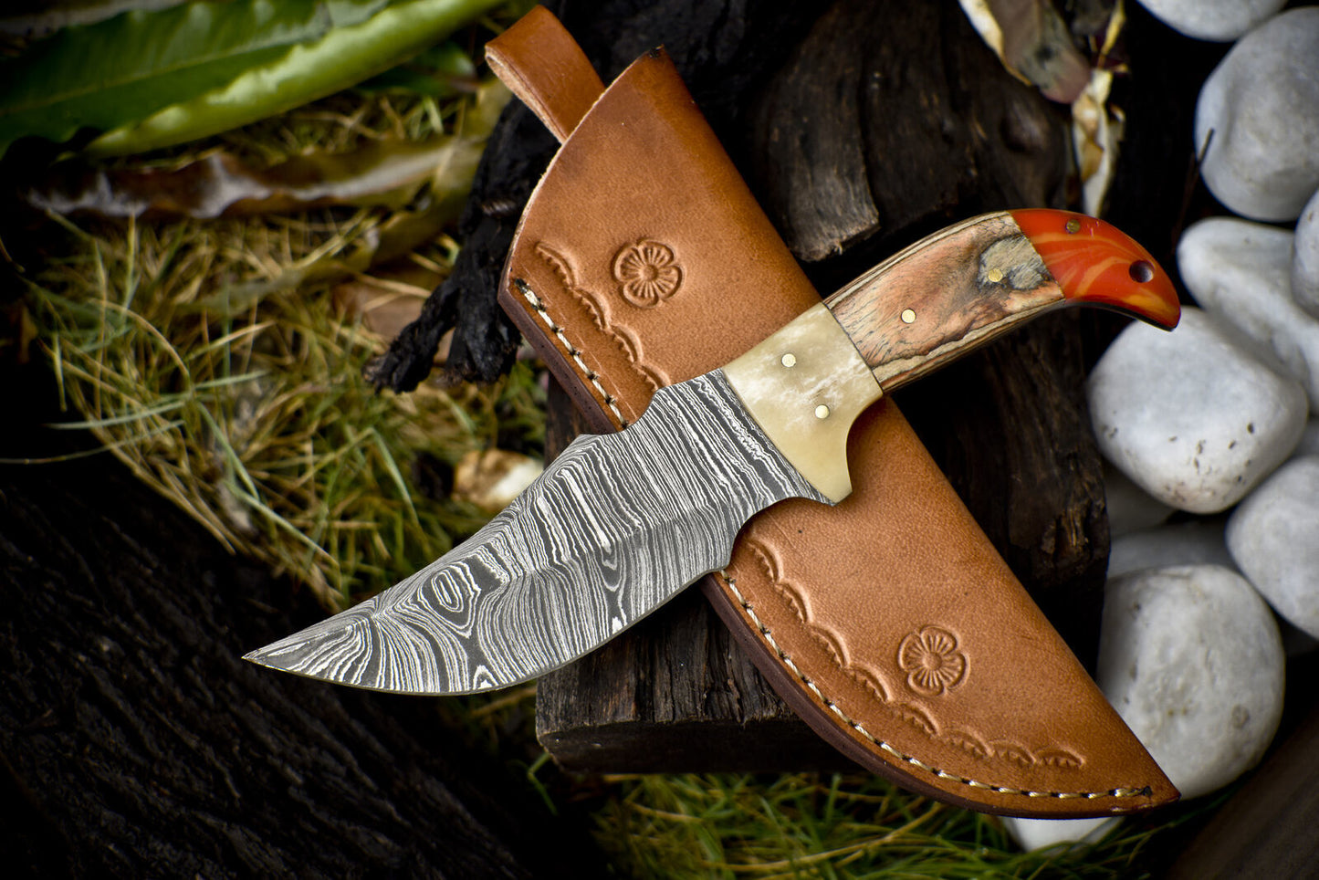 Custom Hand Forged Twist Damascus Skinner Knife with Hardwood Handle and Leather Sheath – Outdoor Closeout
