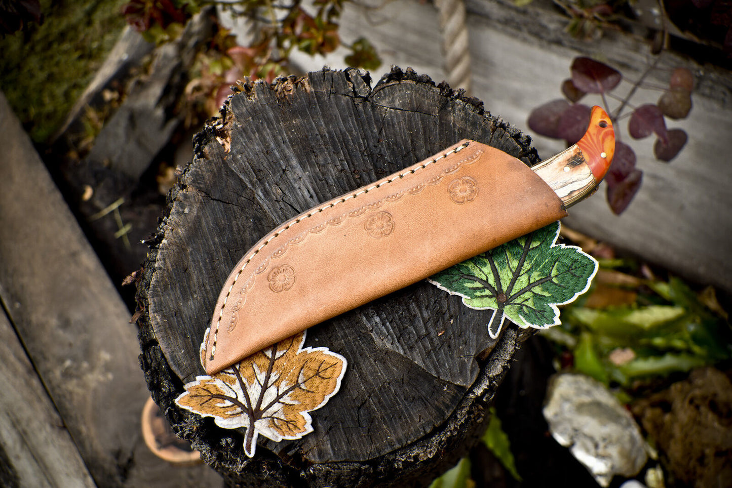 Custom Hand Forged Twist Damascus Skinner Knife with Hardwood Handle and Leather Sheath – Outdoor Closeout