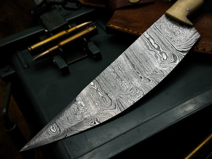 Handmade Damascus Steel Wild Chef Knife with Resin Handle & Cowhide Leather Sheath