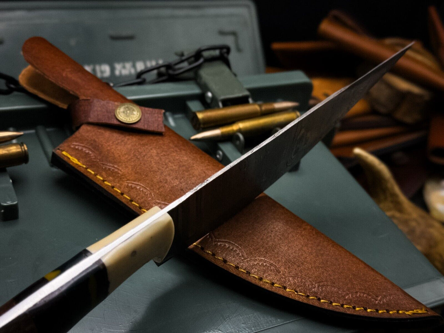 Handmade Damascus Steel Wild Chef Knife with Resin Handle & Cowhide Leather Sheath