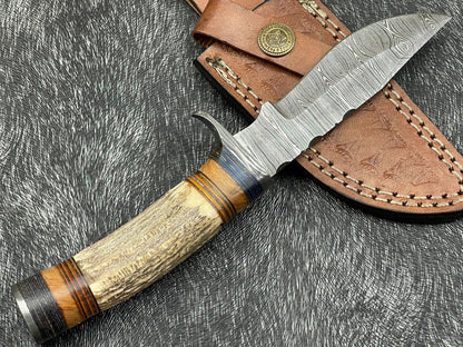 8" Handmade Damascus Bowie Knife – Stag Horn & Hardwood Handle with Sheath