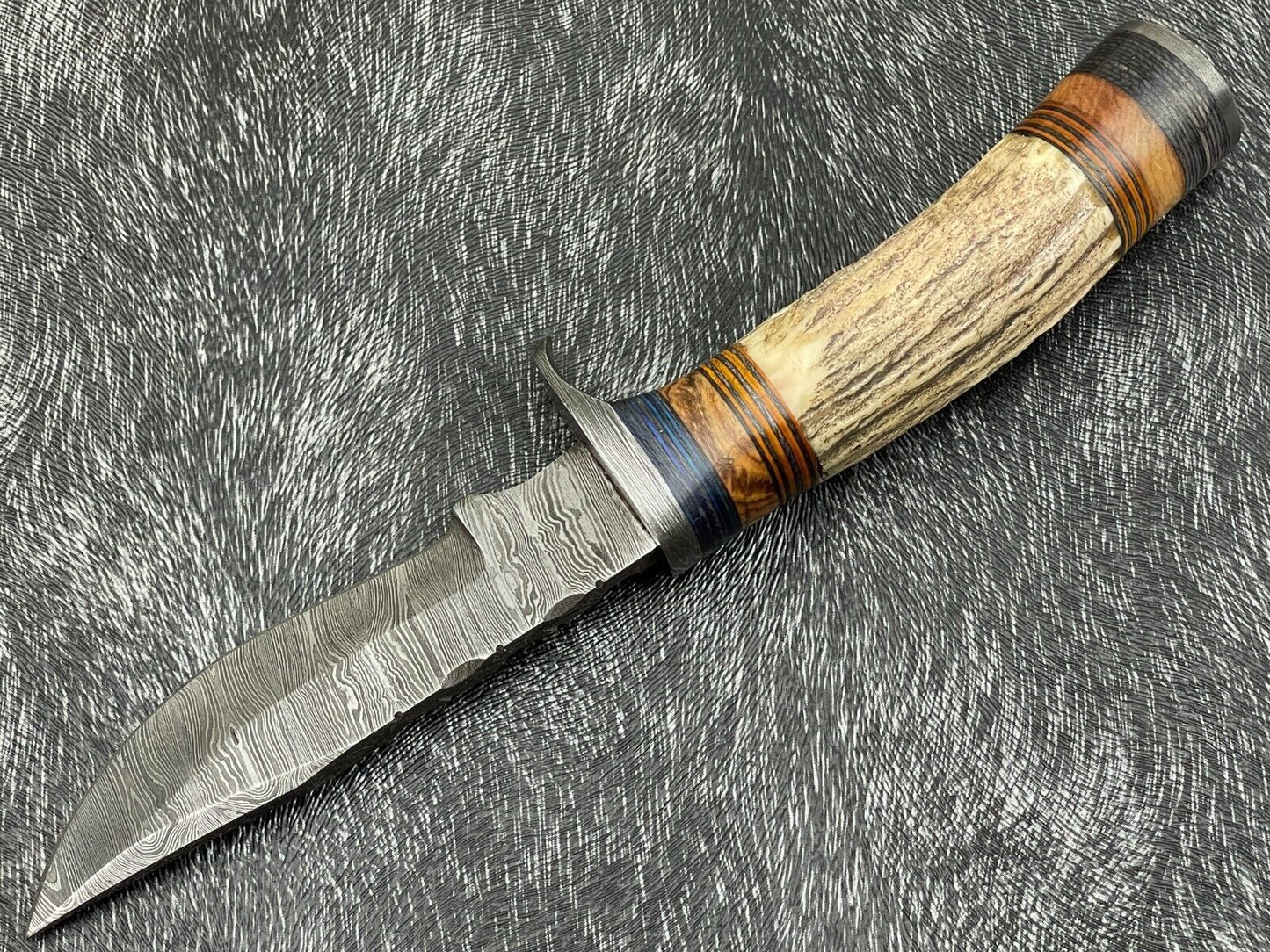 8" Handmade Damascus Bowie Knife – Stag Horn & Hardwood Handle with Sheath