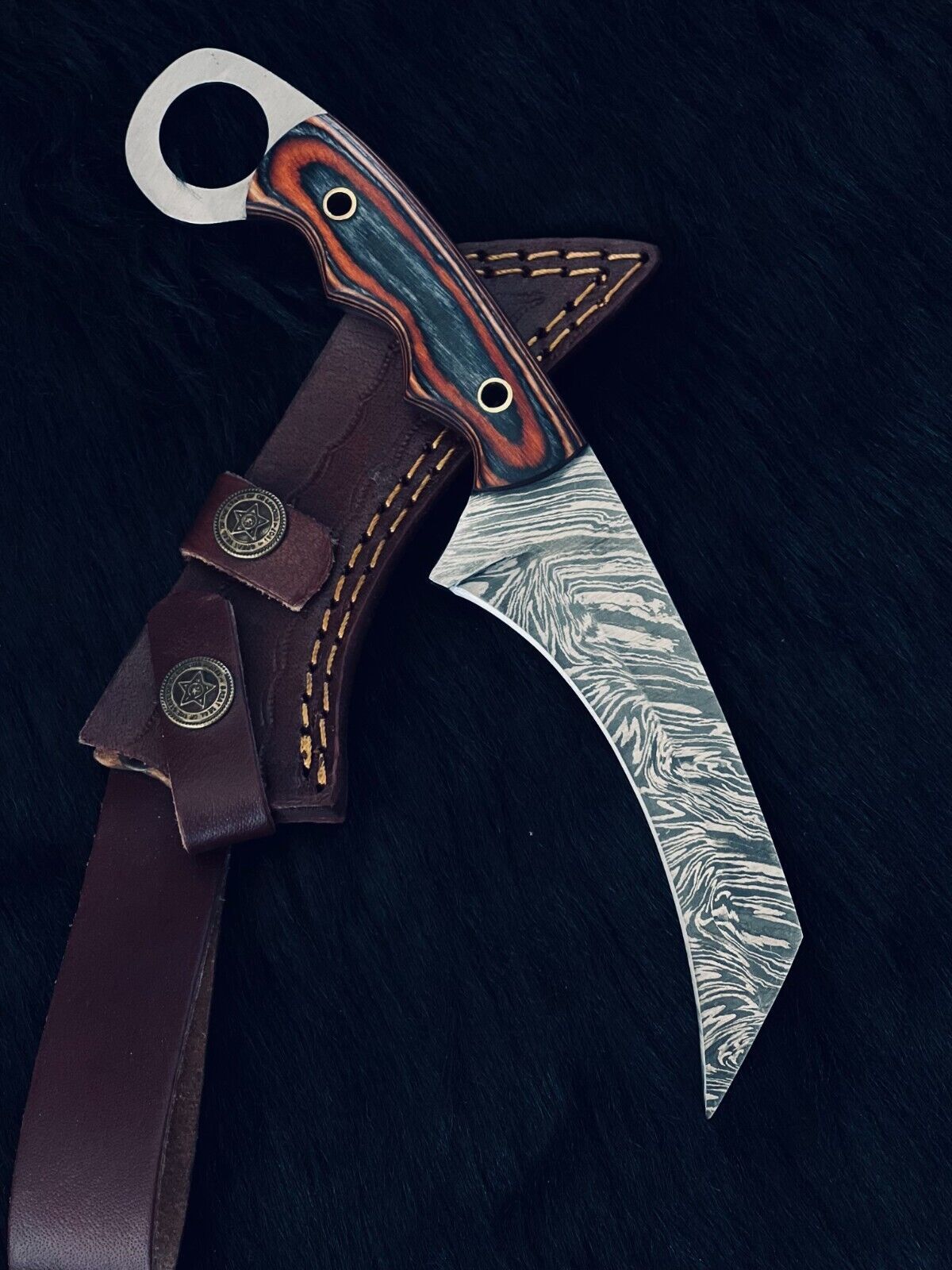 9.25" Custom Handmade Twist Damascus Steel Bowie Hunting Knife – Stained Camel Bone & Natural Wood Handle