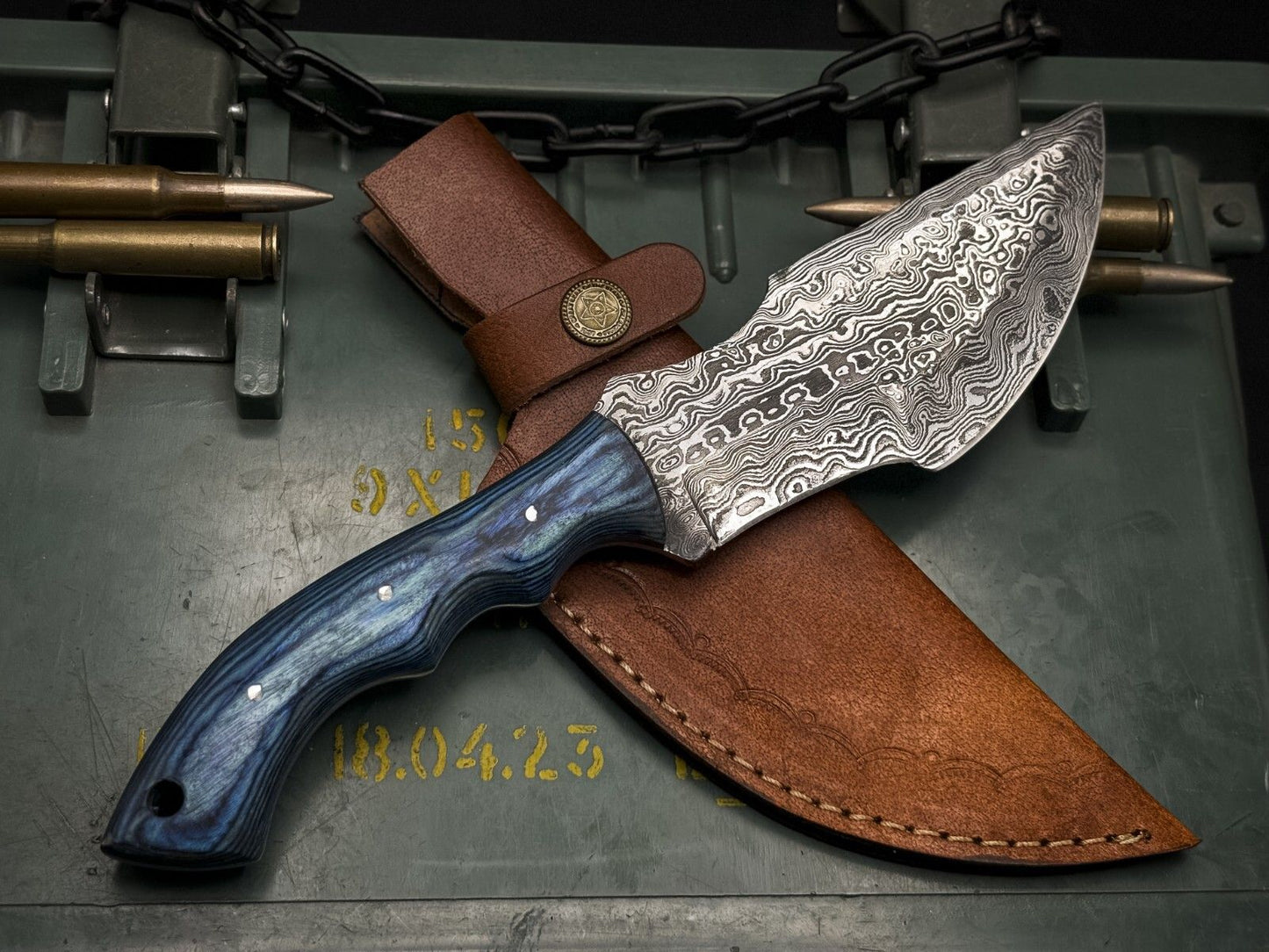 Handmade Damascus Tracker Knife – Hunting Fixed Blade with Wood Handle & Cow Leather Sheath
