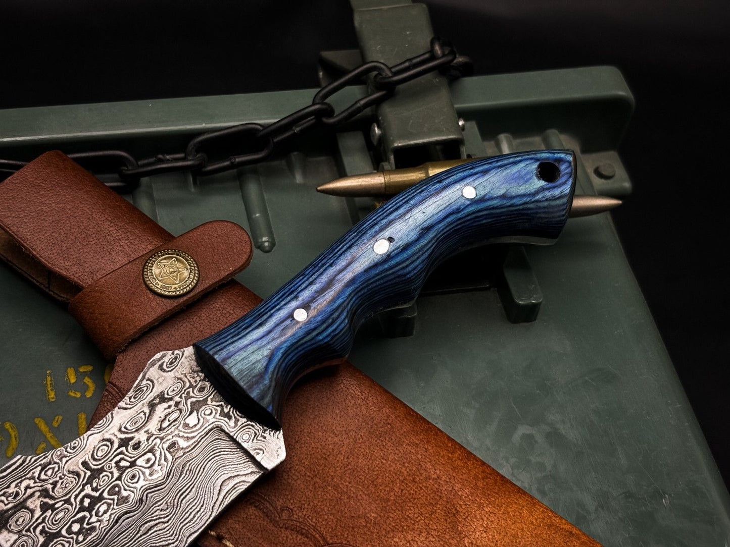 Handmade Damascus Tracker Knife – Hunting Fixed Blade with Wood Handle & Cow Leather Sheath