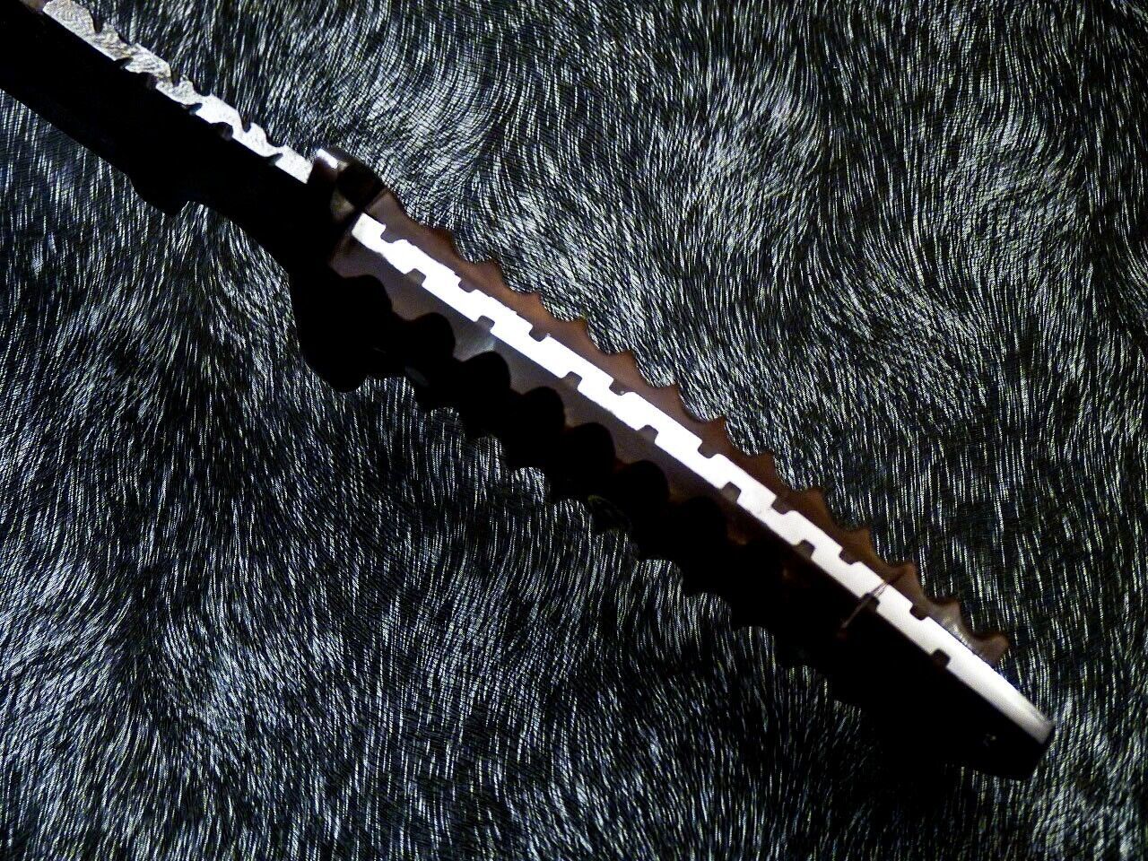 15 Inch Handmade Damascus Steel Bowie Knife with Resin Handle and Mosaic Pin