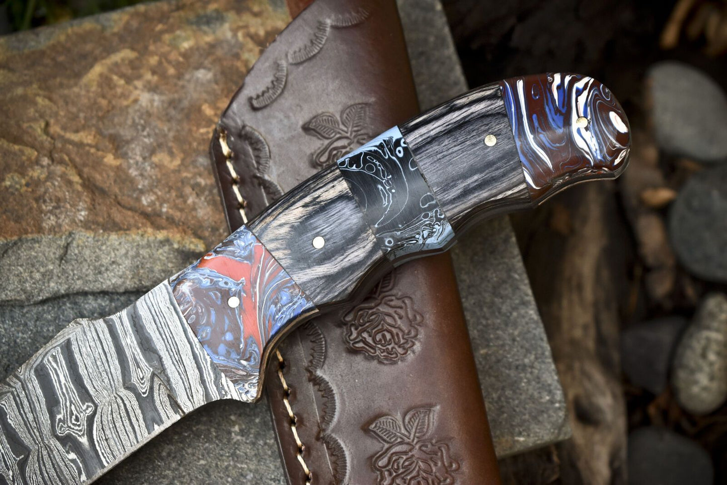 Twist Damascus Skinner Knife with Mixed Material Handle for Everyday Carry