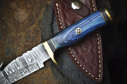 Handcrafted Twist Damascus Skinner Knife with Gut Hook and Hardwood Handle – Custom Hunting Sports Knife