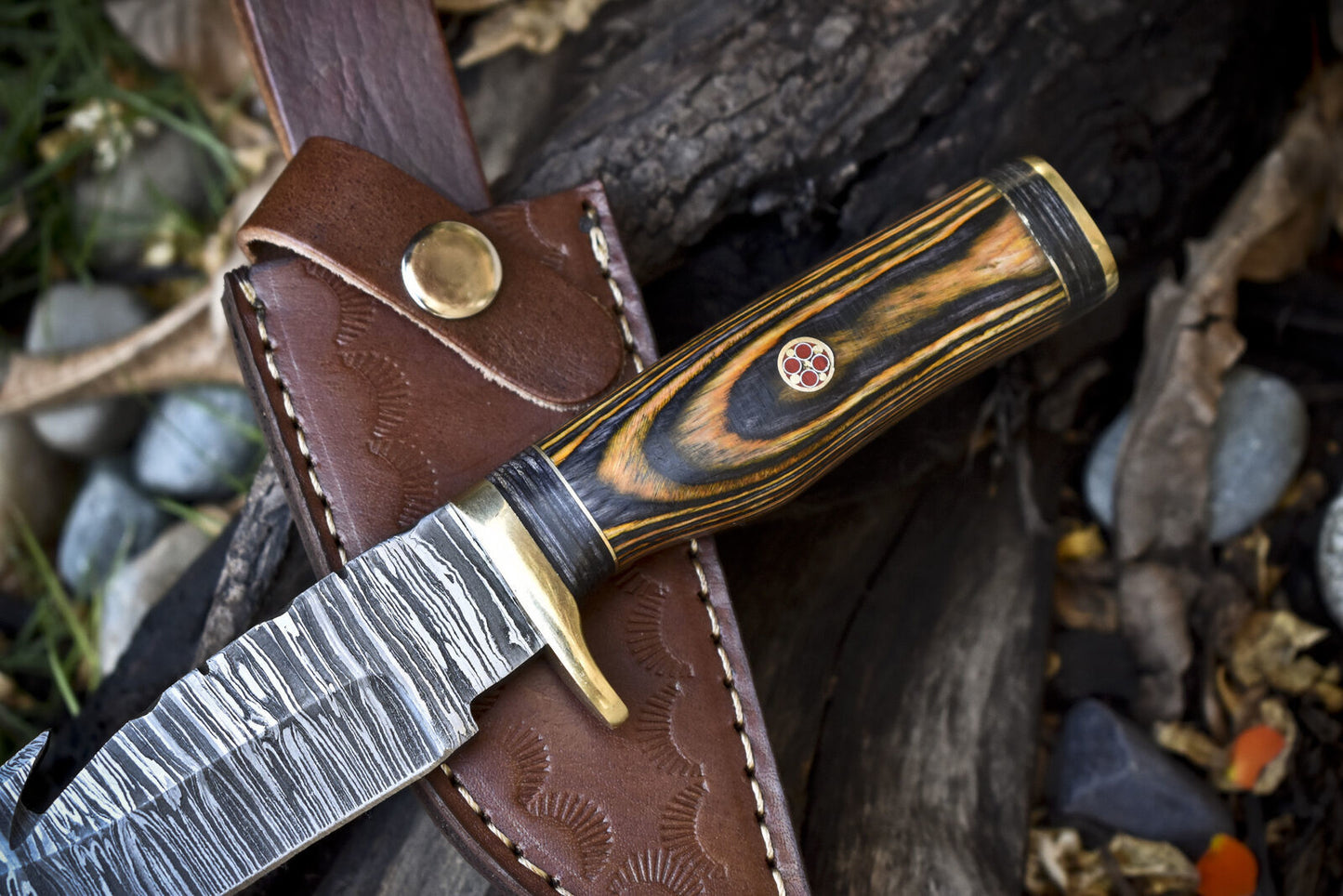 8.0 in Hot Item Skinner Knife w Gut Hook Twist Damascus Hard Wood Outdoor