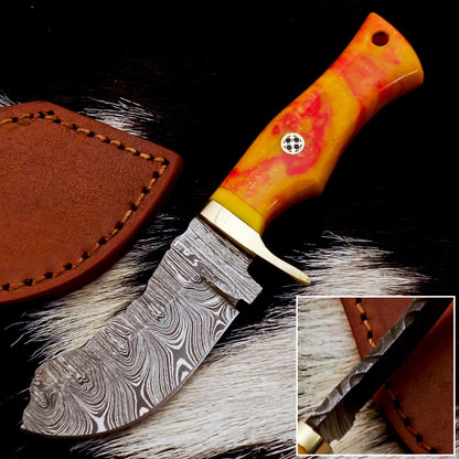 6.5 Inch Twist Damascus Hidden Tang Skinner Knife with Leather Sheath