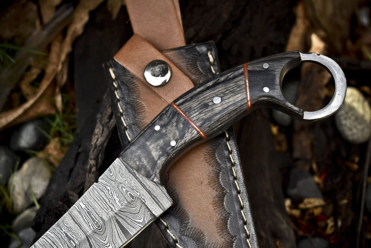 9.5" Forged Twist Damascus Skinner Knife with Hardwood Handle – Custom Hunting Blade